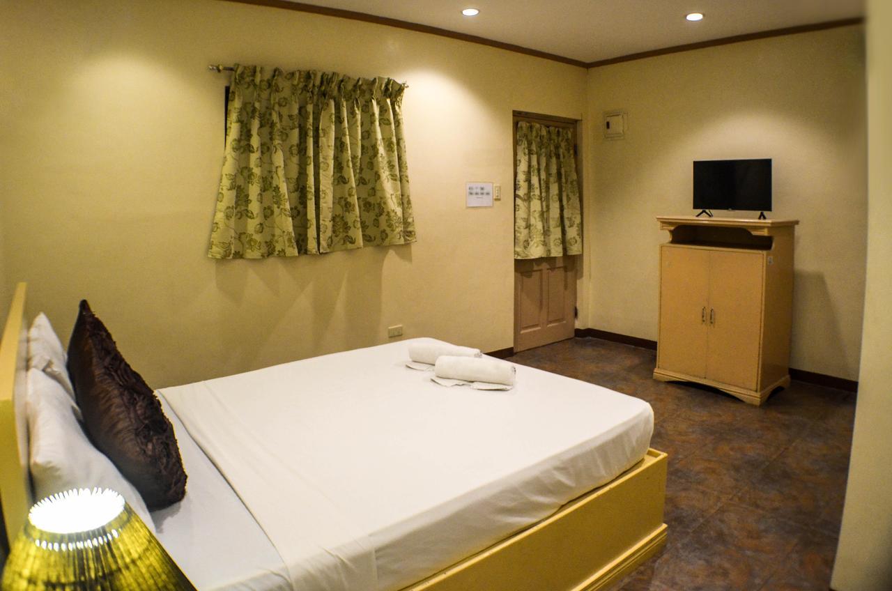 Subic Waterfront Resort And Hotel Eksteriør billede