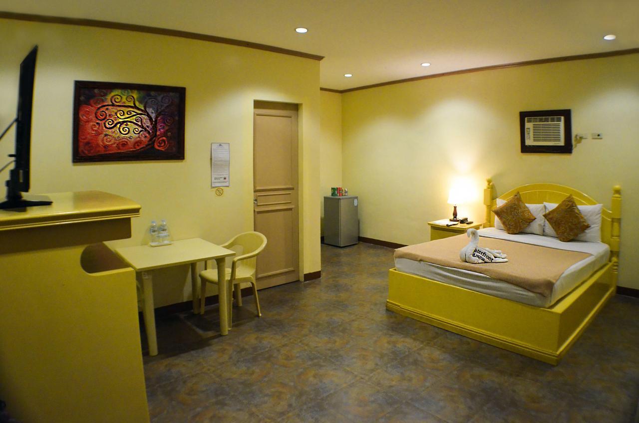 Subic Waterfront Resort And Hotel Eksteriør billede