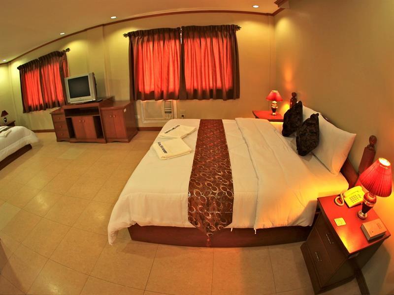 Subic Waterfront Resort And Hotel Eksteriør billede